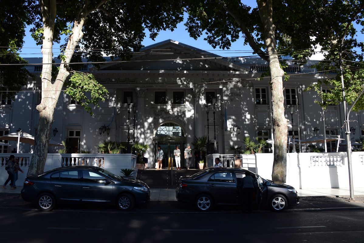 01 The Park Hyatt Plaza Hotel View From The Street In Mendoza